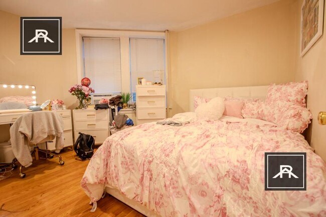 Building Photo - 4 bedroom in Brookline MA 02446