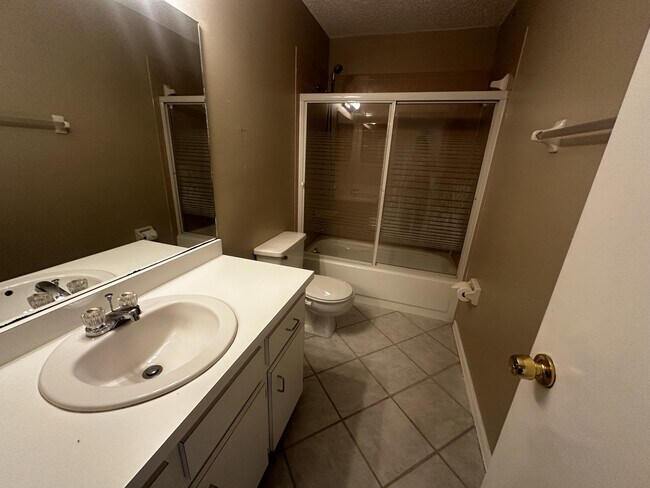 Building Photo - 11001 SE Sunset Harbor Rd