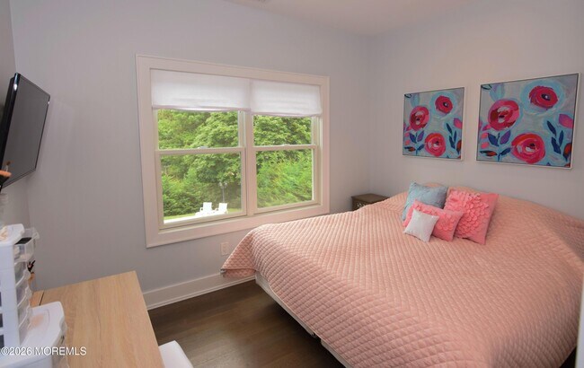 Building Photo - 229 Lockwood Ave