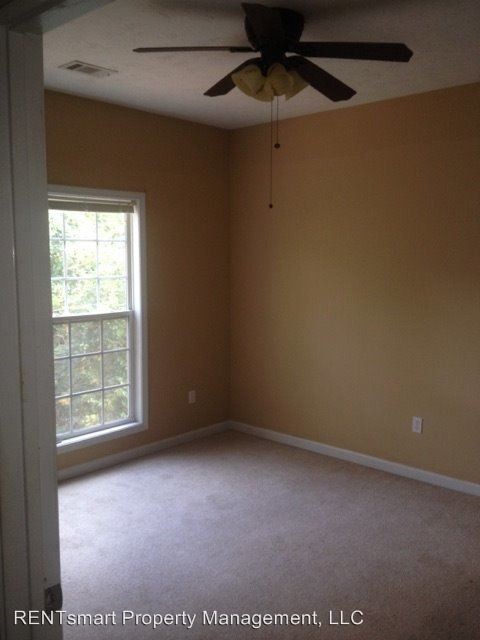 Building Photo - 2316 Summerville Rd