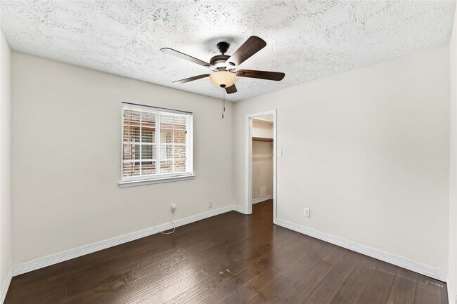 Building Photo - 3415 Honey Creek Dr