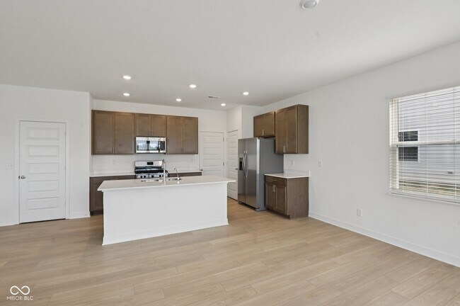 Building Photo - 15480 Postman Rd