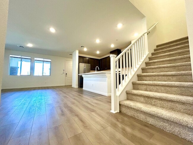 Building Photo - Brand new Townhome!   Summerlin West
