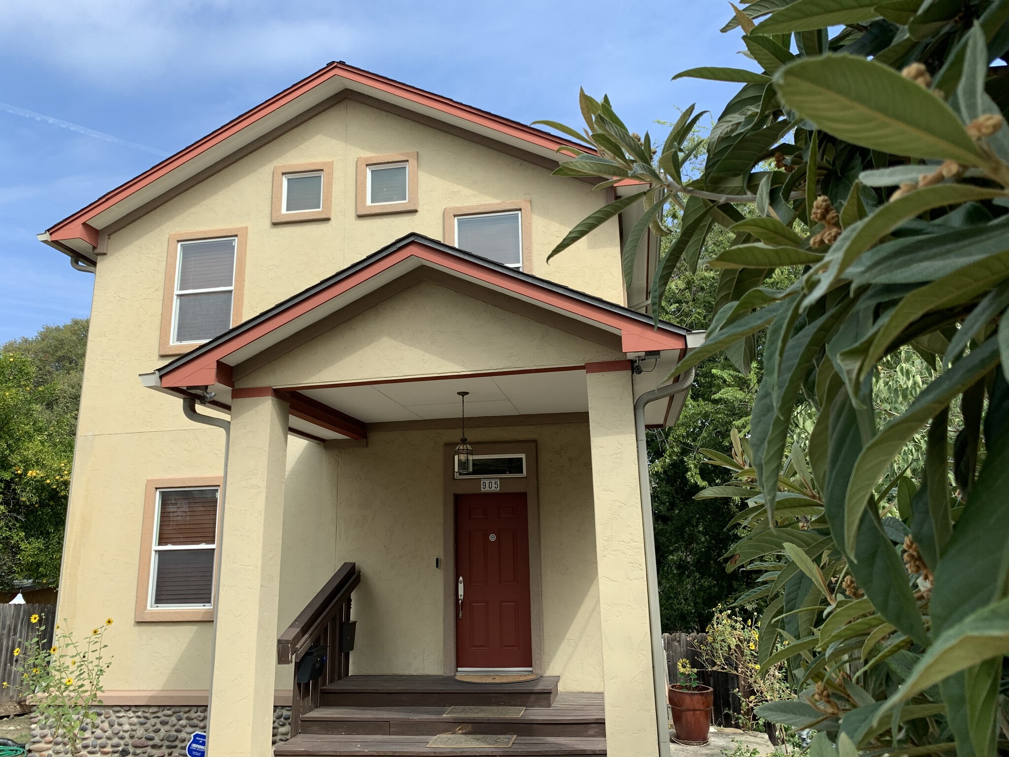 Building Photo - 905 Prospect Ave