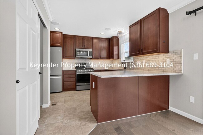 Building Photo - 2823 Winding Valley Dr
