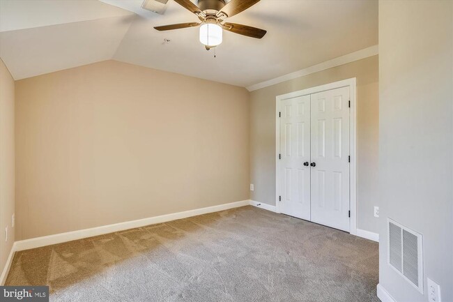 Building Photo - 707 Hawkins Way