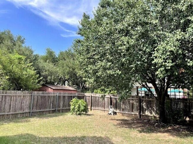 Building Photo - 508 Tyree Rd