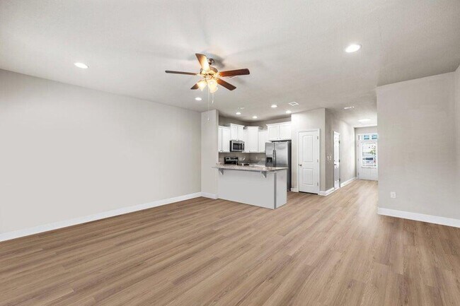 Building Photo - 64 Crossing Ln