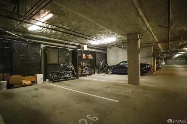 Building Photo - 650 Delancey St