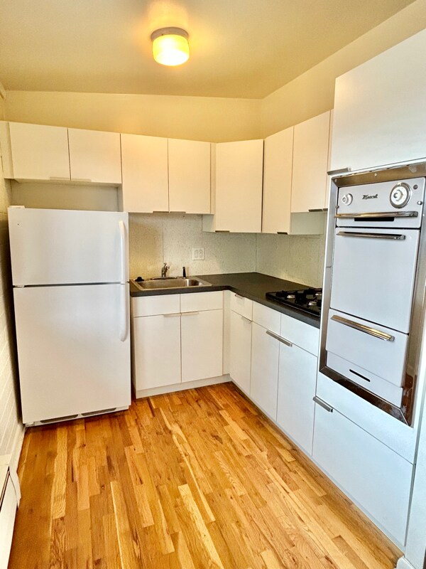 Building Photo - 5280 W 17th Ave
