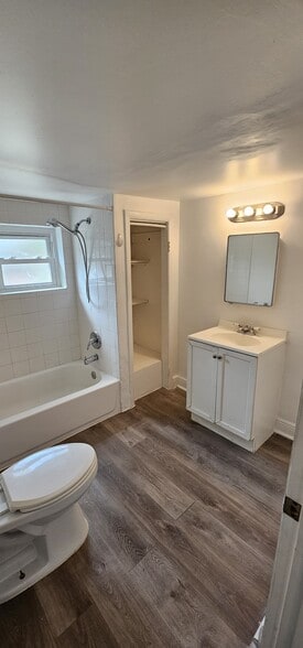 Building Photo - 1820 Roosevelt St