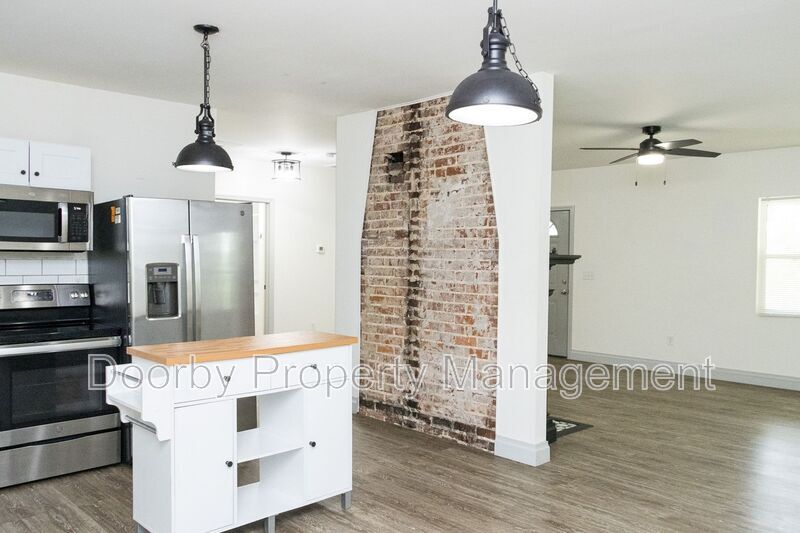 Building Photo - 3780 Granada Dr