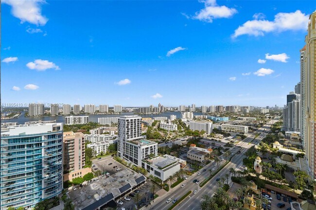 Building Photo - 17555 Collins Ave