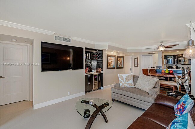 Building Photo - 6767 Collins Ave