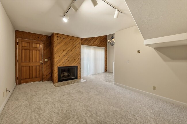 Building Photo - 23821 Hillhurst Dr