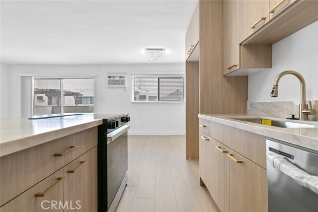 Building Photo - 960 Larrabee St