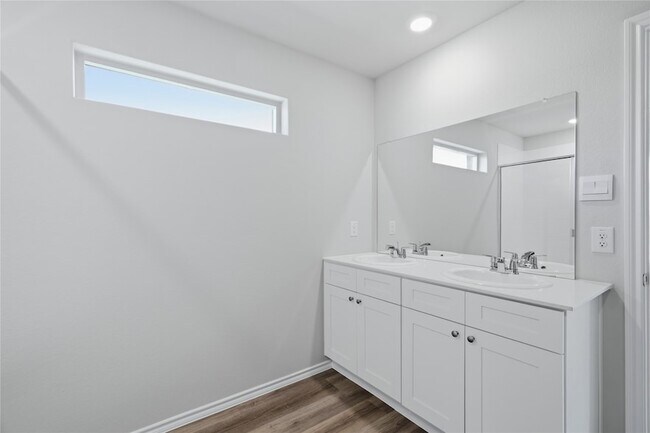 Building Photo - 312 Blanco Dr
