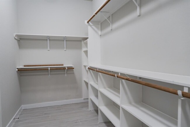 Building Photo - 11400 Comano Dr