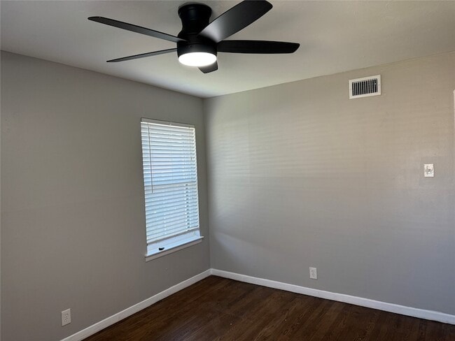 Building Photo - 11321 Wyatt St