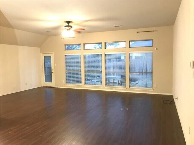 Building Photo - 12918 Leafy Shores Dr