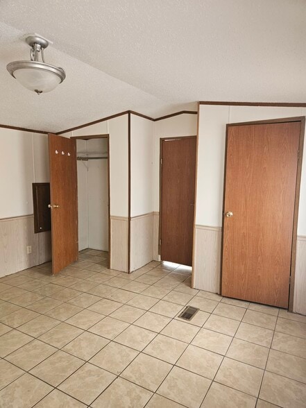 Building Photo - 1087 Hibiscus Rd