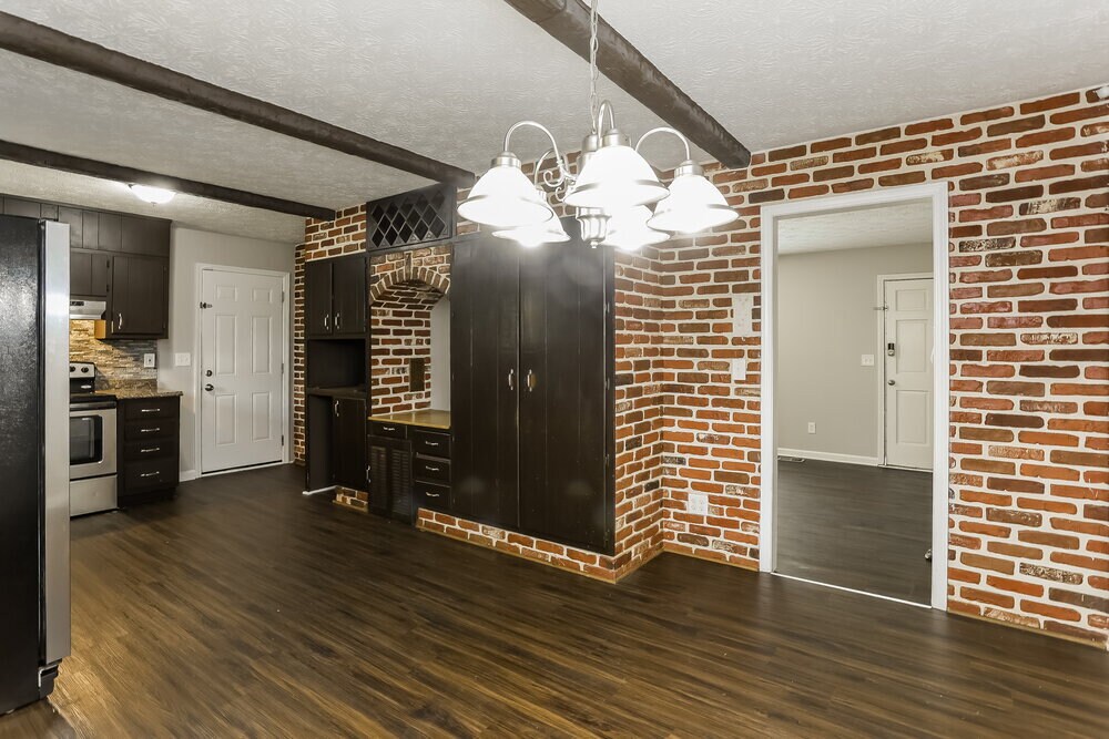Building Photo - 446 Wexwood Dr
