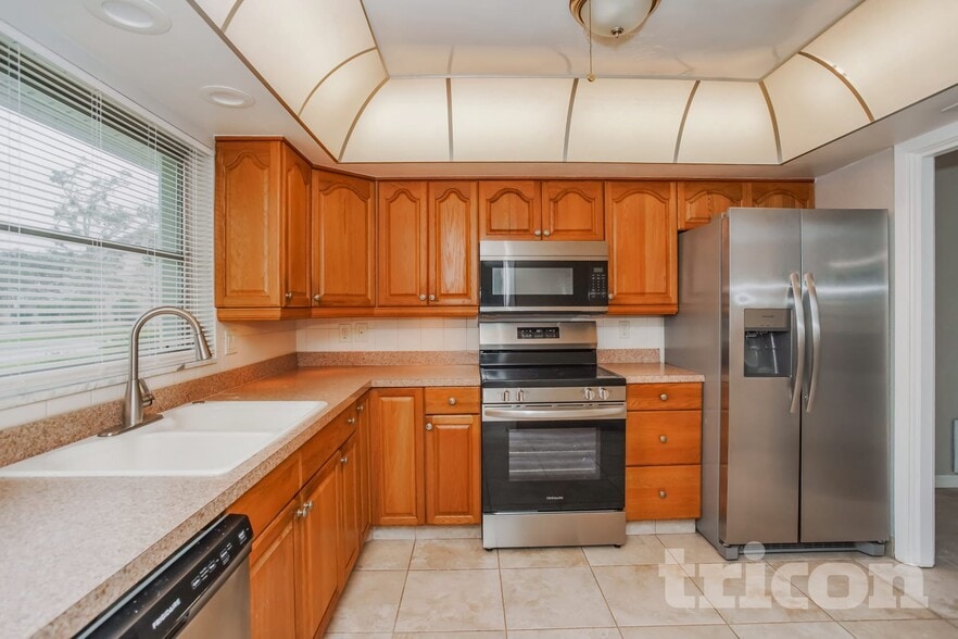 Building Photo - 6338 21st St N