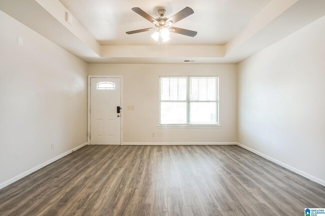 Building Photo - 316 Creek Run Cir