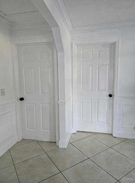 Building Photo - 1832 Callahan St