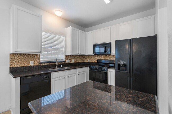 Building Photo - 5010 Kale Ct