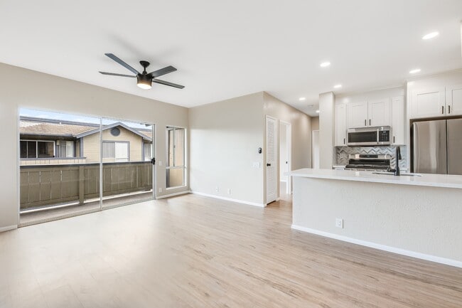 Building Photo - 91-284-284 Hanapouli Cir