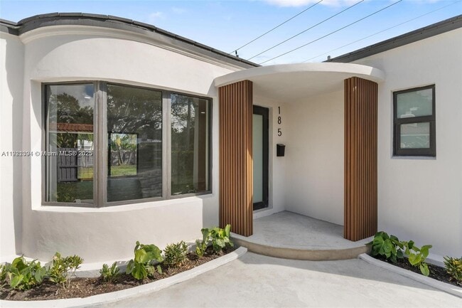 Building Photo - 185 NE 106th St