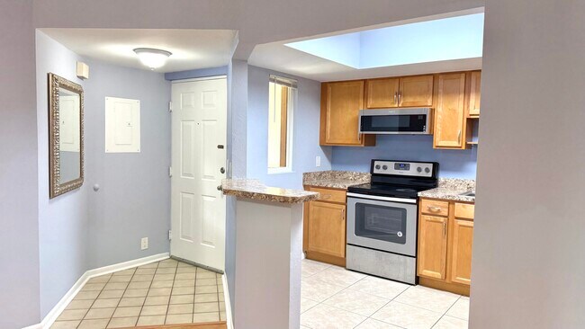 Building Photo - 1532 SE Royal Green Cir