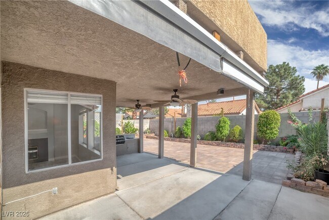 Building Photo - 636 Thornewood Pl