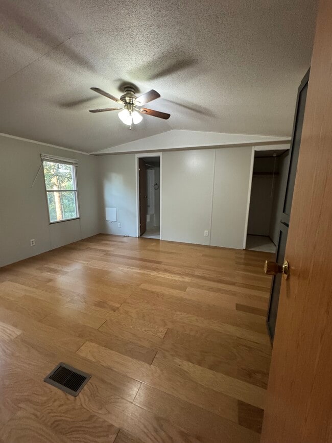 Building Photo - 178 Oak Leaf Ln