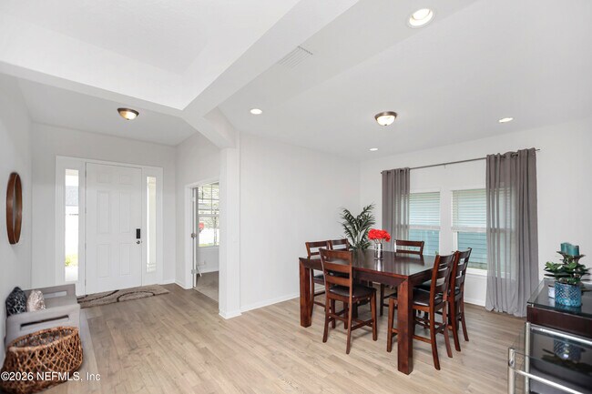 Building Photo - 179 Horsetail Ct