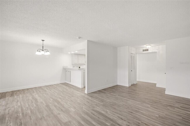 Building Photo - 22333 Edgewater Dr