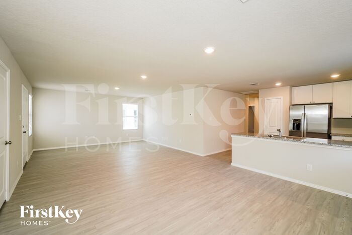 Building Photo - 10715 Prusiner Dr