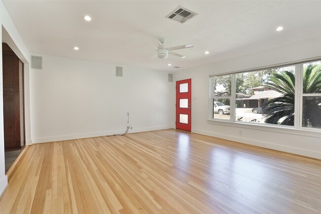 Building Photo - 4613 Libbey Dr