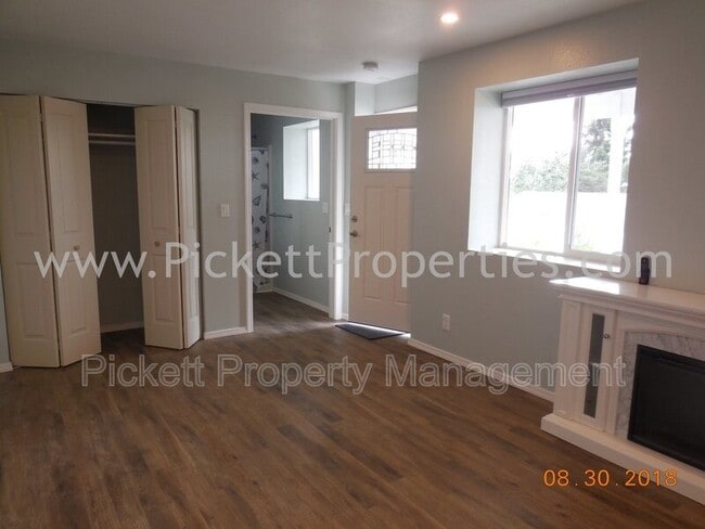 Building Photo - 307 E 30th St