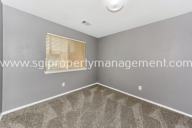 Building Photo - 413 Windy Hill Ln