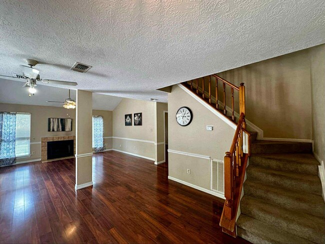 Building Photo - 78 W High Oaks Cir