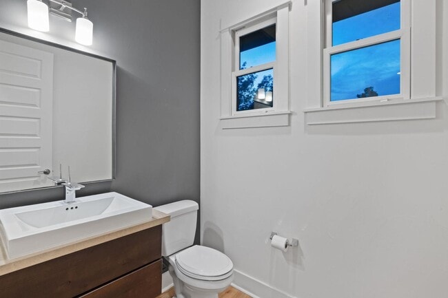 Building Photo - 2217 Seabiscuit Cv