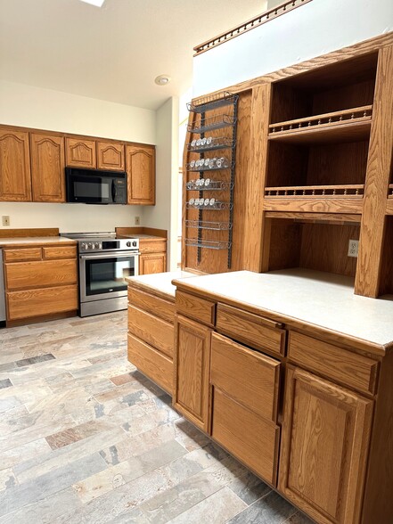 KITCHEN - 10680 Manastash Rd