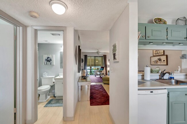 Building Photo - 7202 Golf Colony Ct