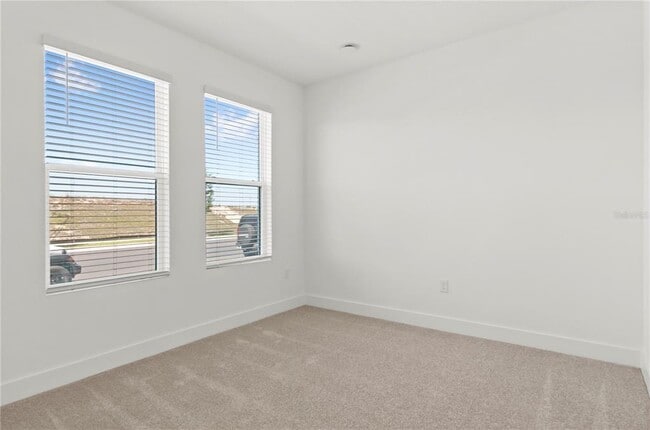 Building Photo - 15363 Hamlin Pk Dr