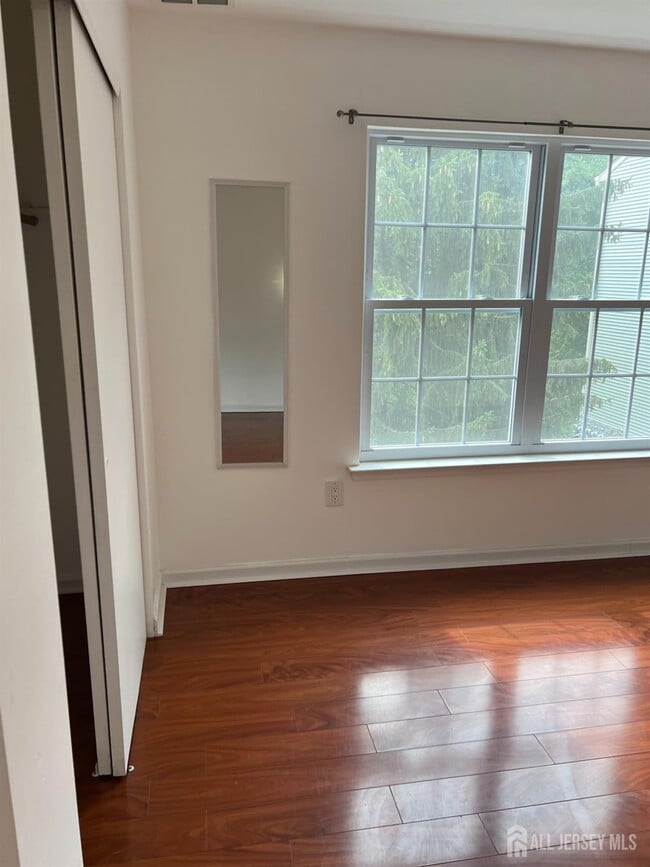 Building Photo - 7492 Elm Ct