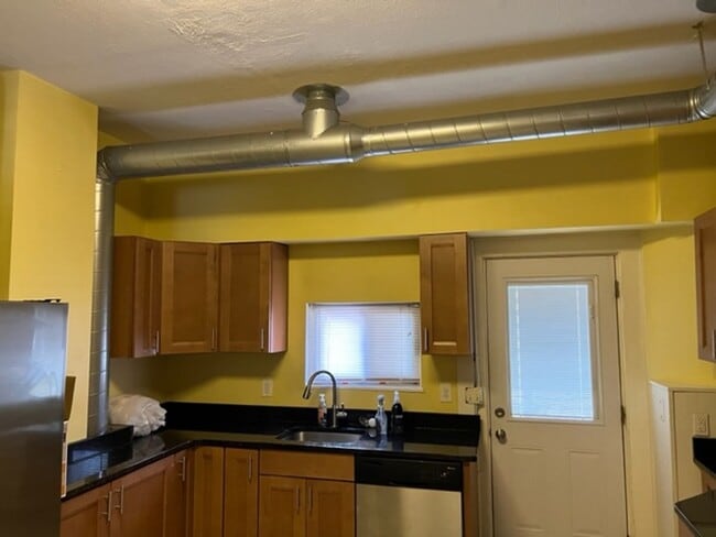 Building Photo - Cozy Home - Lawrenceville