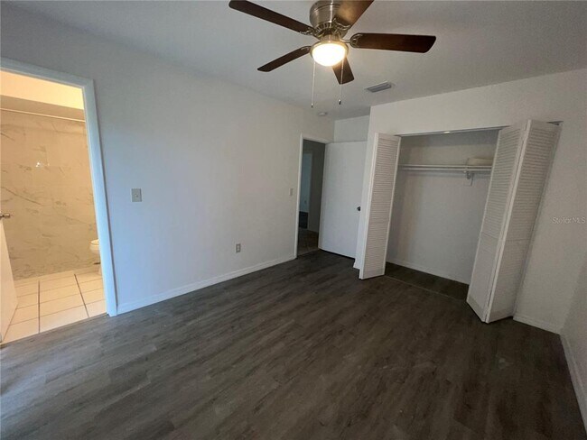 Building Photo - 3278 Jamestown St