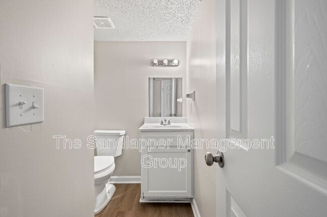 Building Photo - 119 Langley Dr